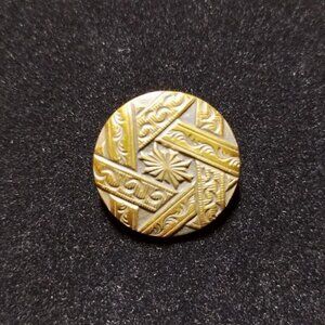 Antique Scrolled 6 Pt Star Design Relief Shank Button Solidaire Bte SGDE Paris